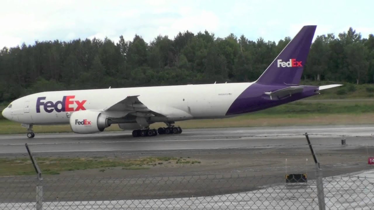 Fedex 777-200LR Takeoff from Anchorage Airport