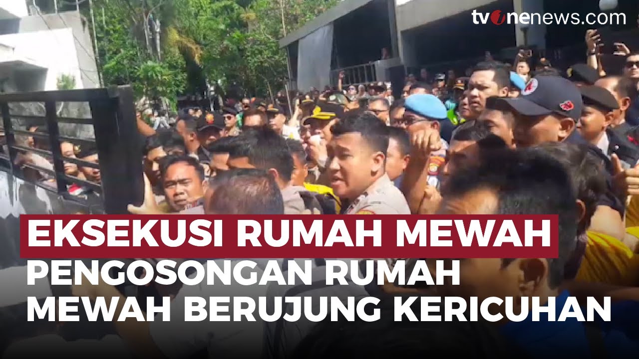 Bentrokan Massa dan Aparat Terjadi Saat Eksekusi Pengosongan Rumah Mewah di Jakpus | OneNews Update