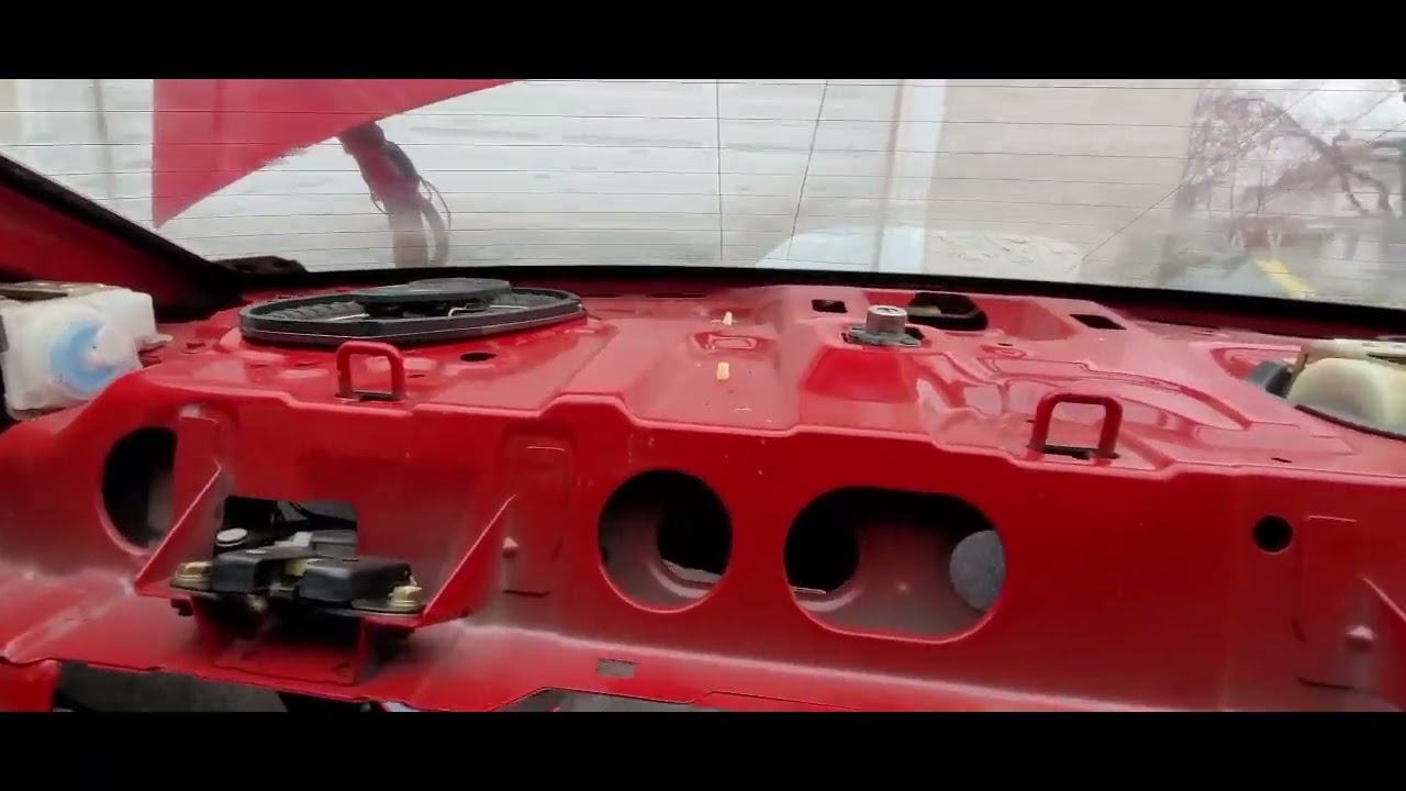 Changing the rear 6x9 speakers in my Honda Civic