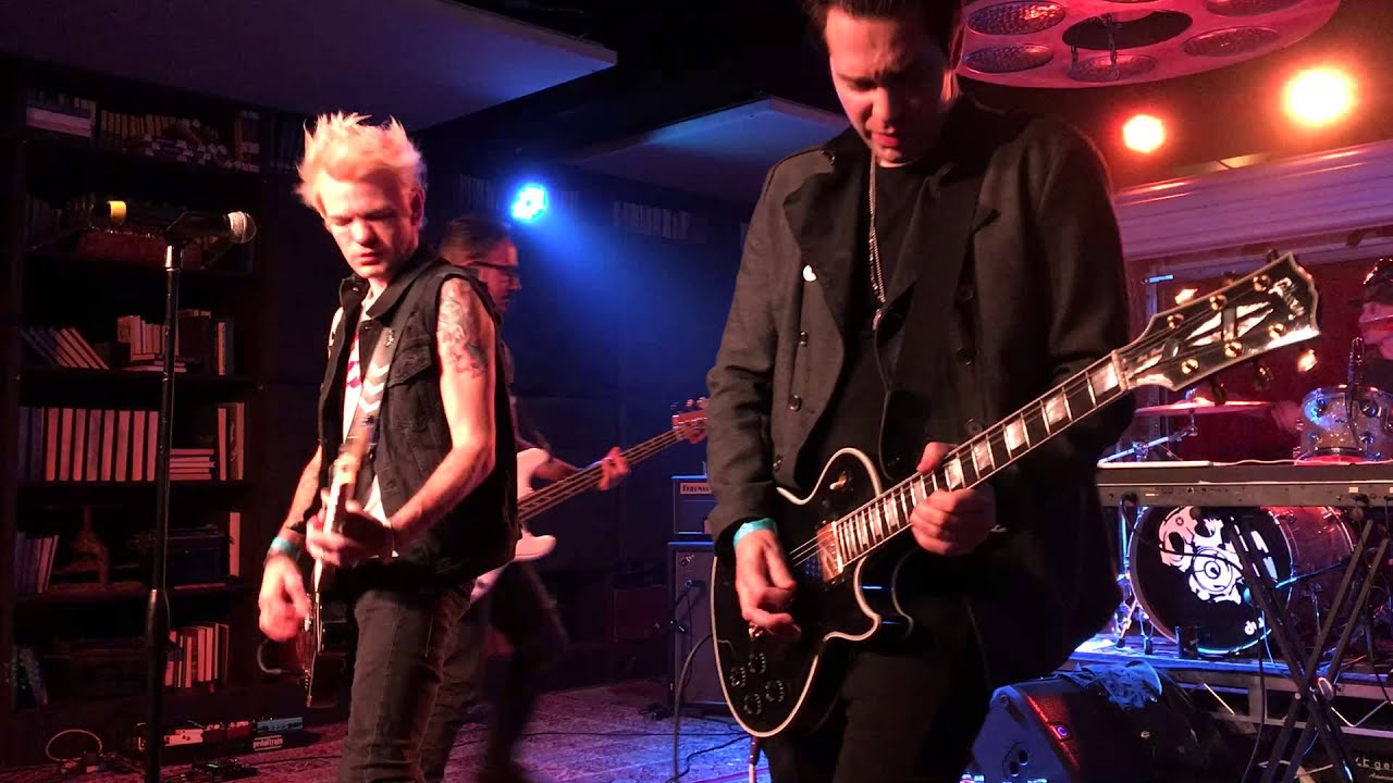 Deryck Whibley (Sum 41) @ Lucky Strike Live's Bowling with Bunnies