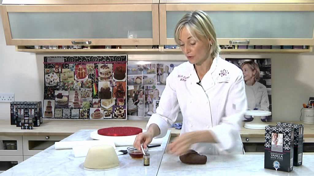 Mich Turner's indulgent Christmas cake masterclass