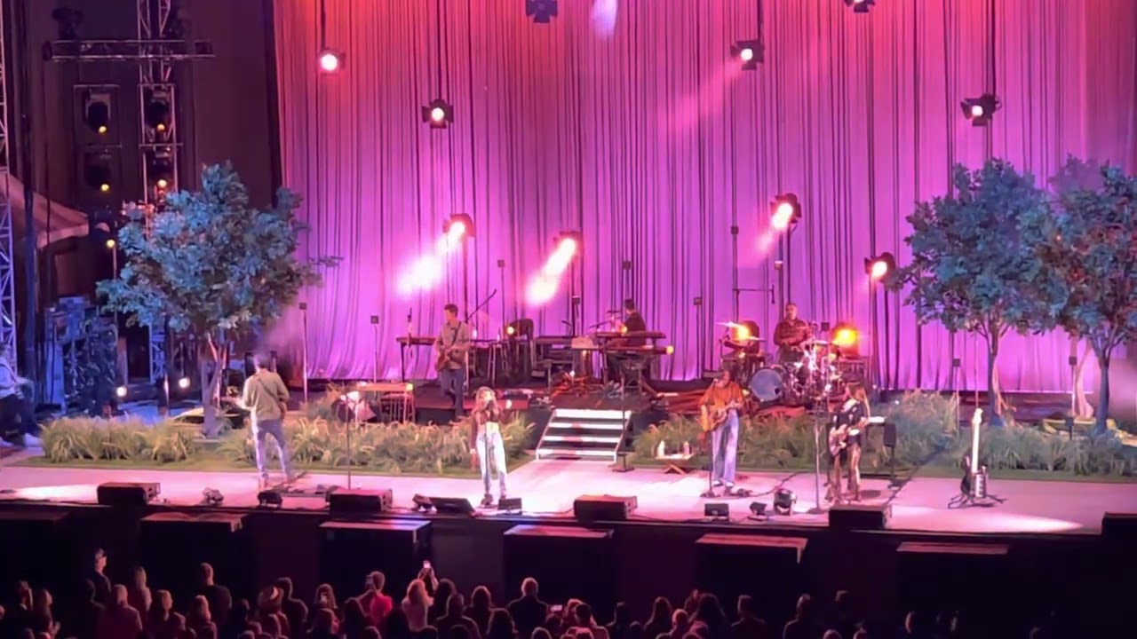 Maren Morris performs Good Friends at UC Greek theatre in Berkeley California 9/17/22