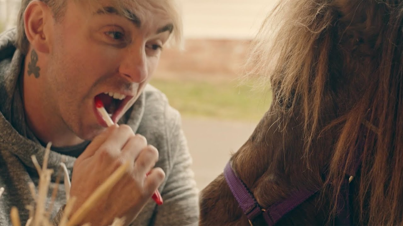 All Time Low: Sleeping In [OFFICIAL VIDEO]