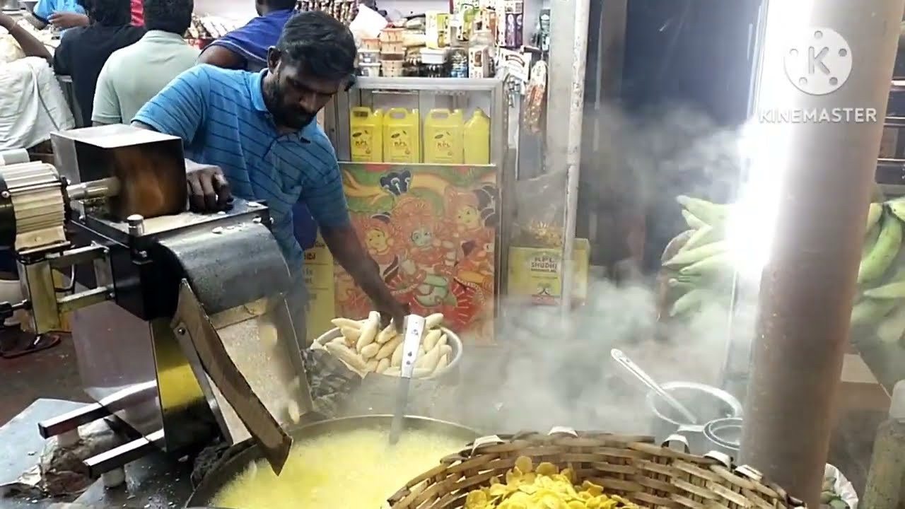 World Famous Kerala Hot Banana Nendran Chips @ Vadakkencherry #chips #keralachips #bananachips