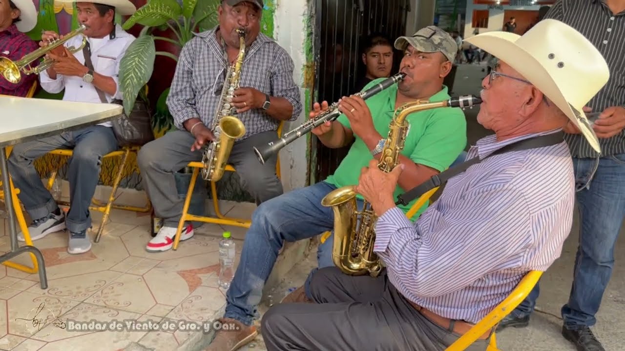 ÚRSULA, ya has escuchado este ROLÓN ?? sino que esperas para hacerlo, te vas a ENAMORAR es una CHULA