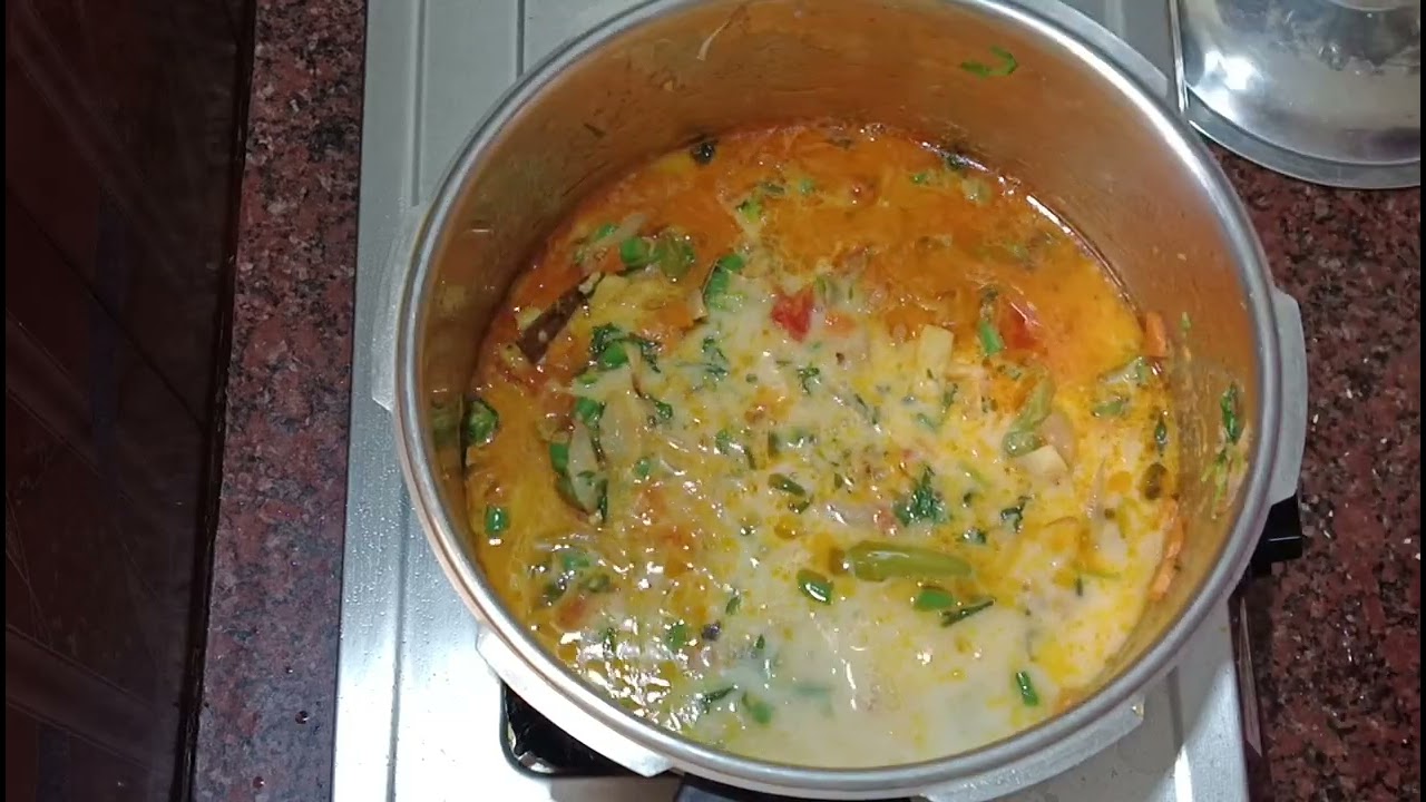 టెంకాయ పాలు పోసి వెజ్ పులావ్||#vharasrikitchen 