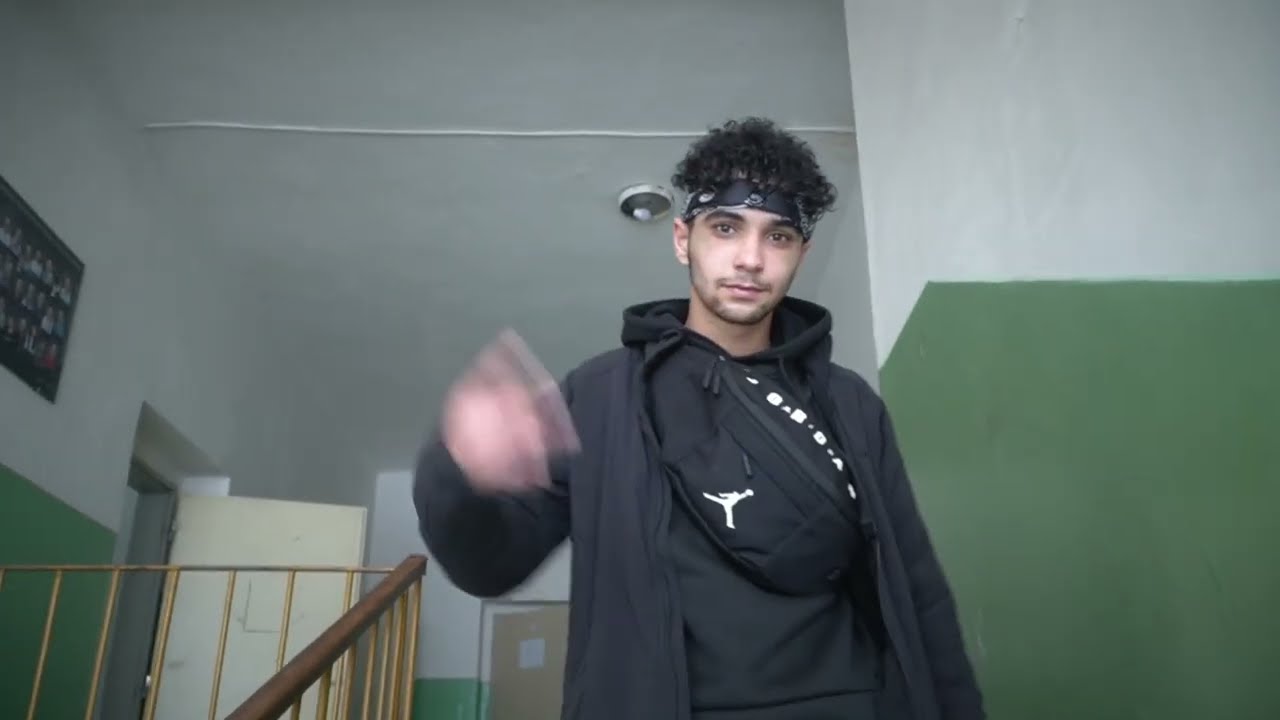 MLADY - YAKUZA NAJMLAD&Scaron;&Iacute; V HRE . STREET VIDEO KLIP)
