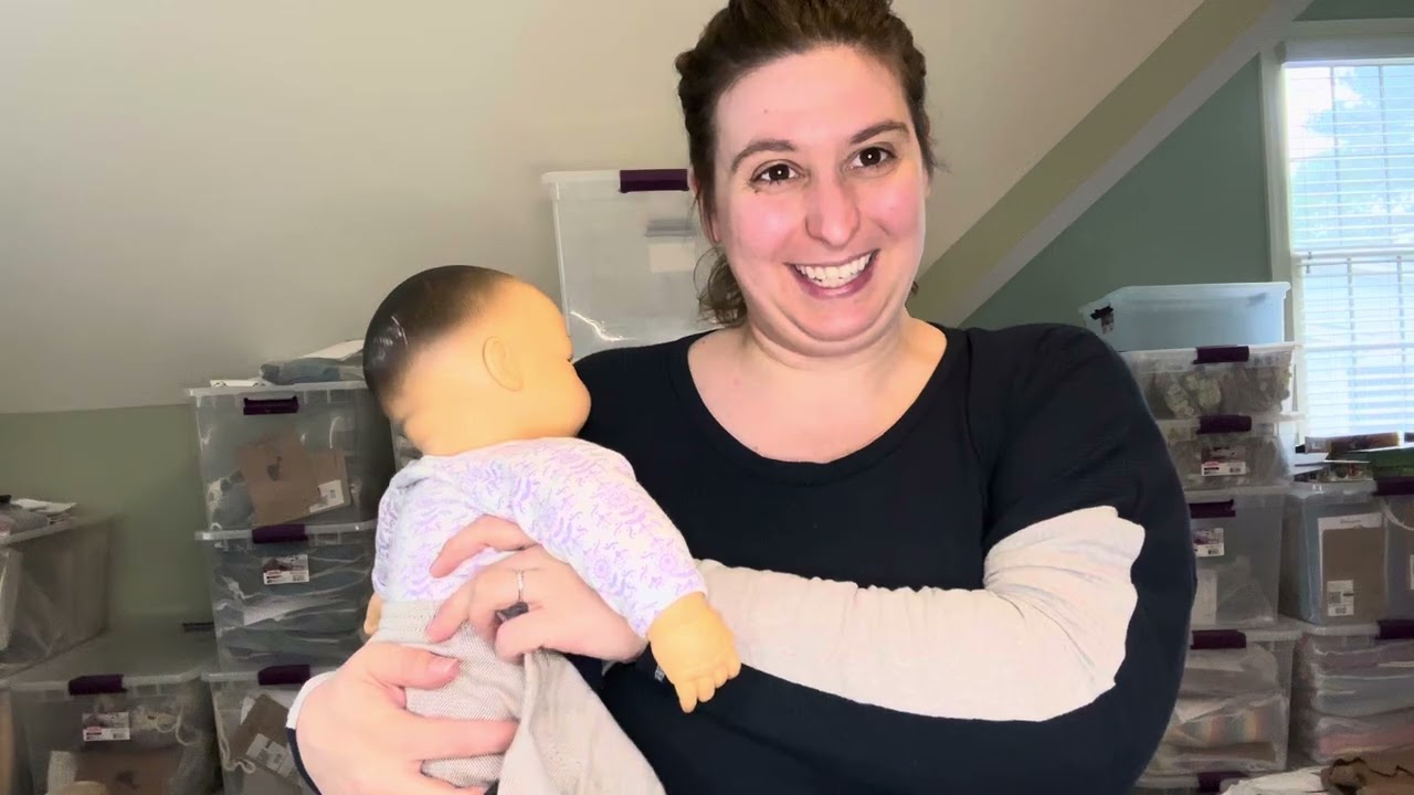 How to Hip Scoot your baby onto your back in the new Onbuhimo Pro