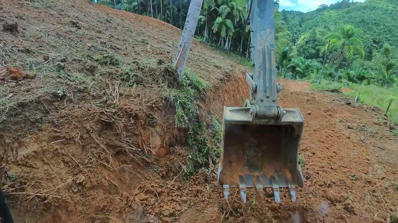 Finalizando estrada e colocando macadame ficou top 🚀🚀🚀