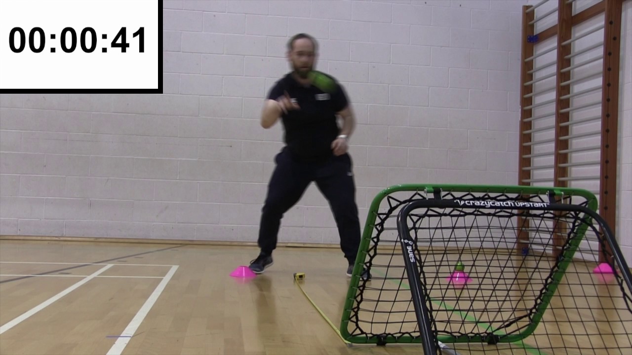 Crazy Catch 1 Minute Challenge - Throwing and Catching Primary PE Lesson idea.