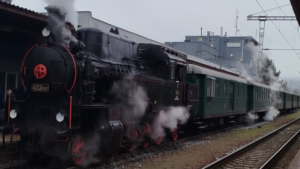 Vlaky Valašské Meziříčí 13.12 2025 +Parní lokomotiva Velký Býček/lokomotiva 423 041