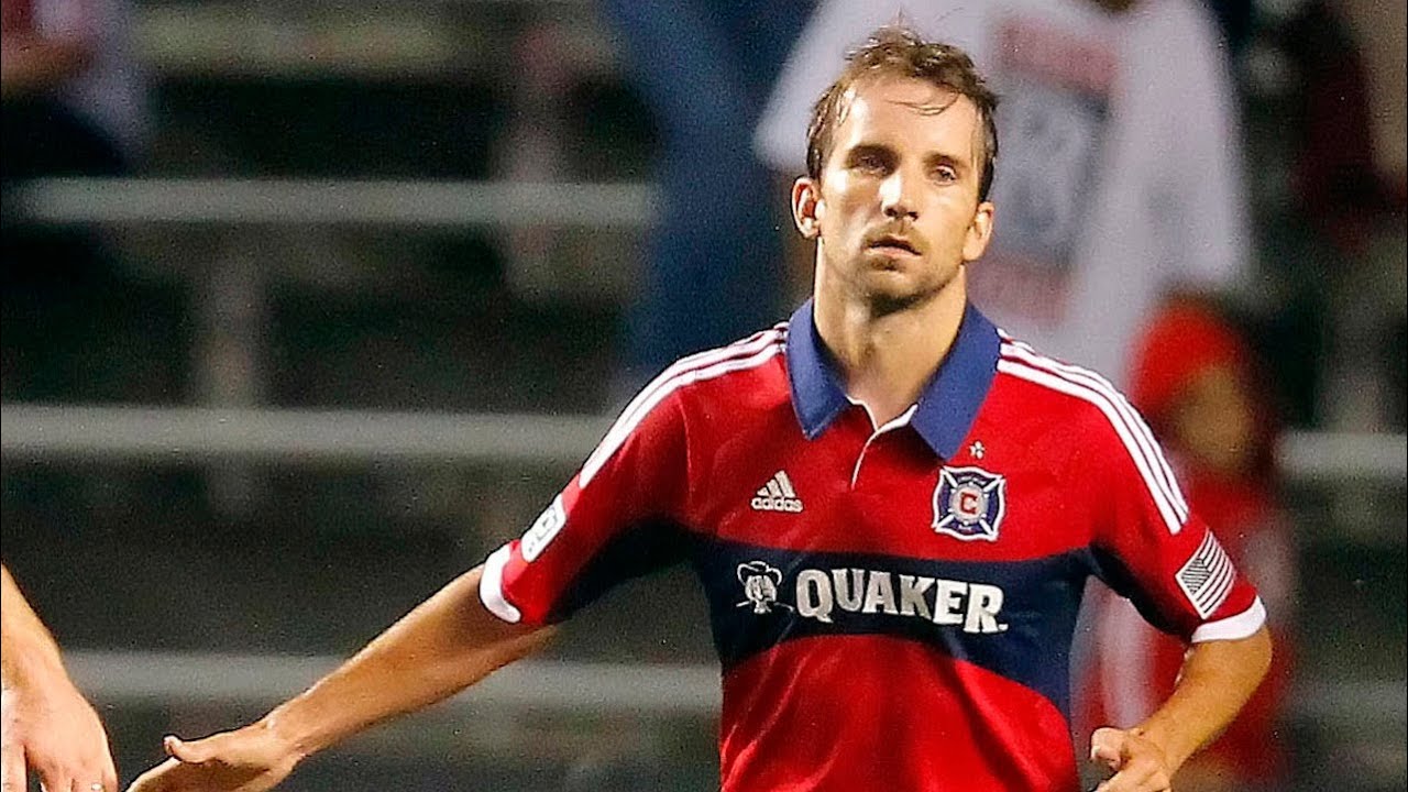 GOAL: Mike Magee scores his 16th of the year to equalize | Chicago Fire vs. NE Revolution