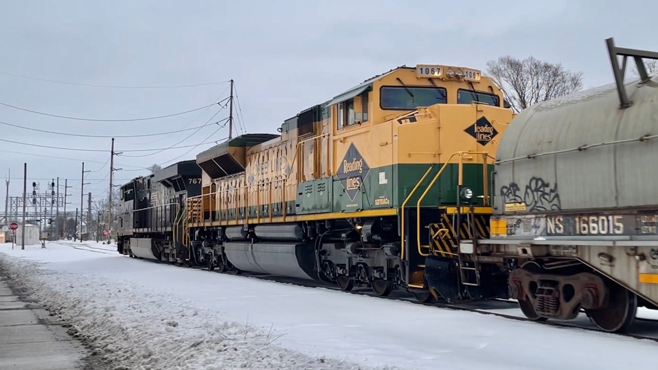 More Level 1 Snow Emergency Trains!  CSX & Norfolk Southern Interchange Trains With Heritage Units