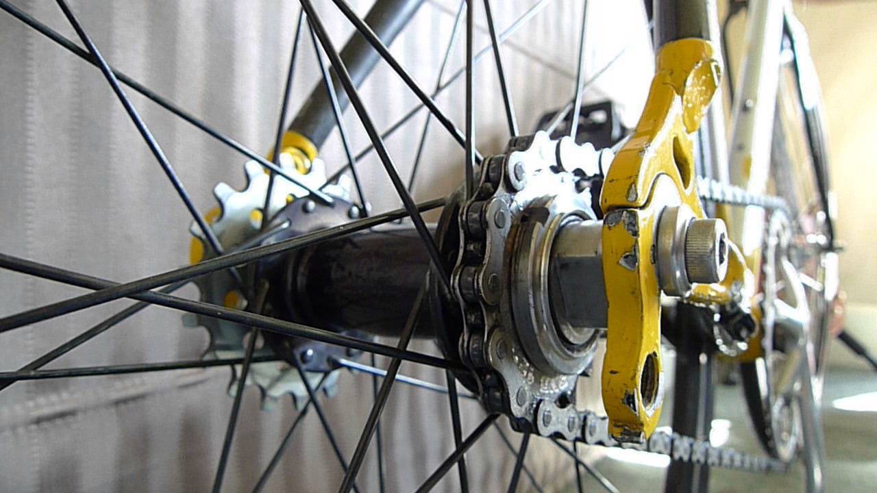 White Industries eccentric ENO rear hub overview.