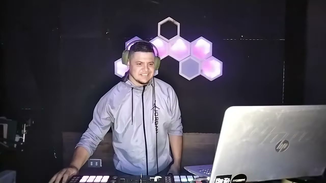 Lo mejor de el reggae cristiano desde Costa Rica su servidor DJ'ONE