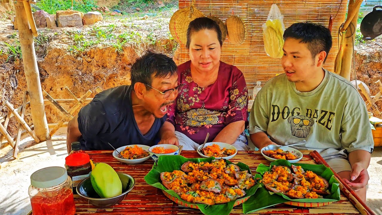 Bánh Khọt hải sản miền quê ngon khó cưỡng, ăn một lần là nhớ mãi | Uthuyvlogs. 