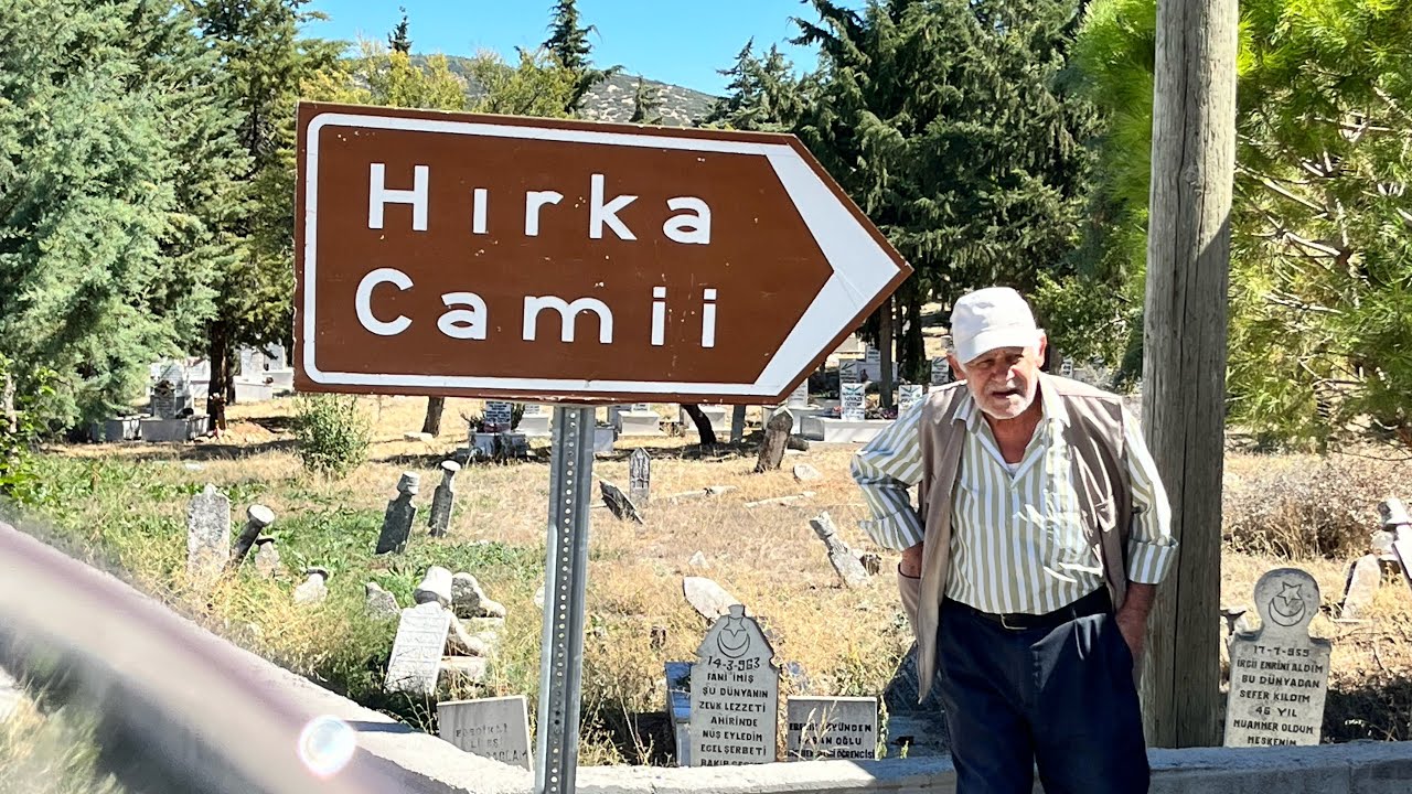 Tavas hırka Köyünde 800 yıllık Hırka camii ( camii nin pençereleri Pimapen )gözlerime inanamadim