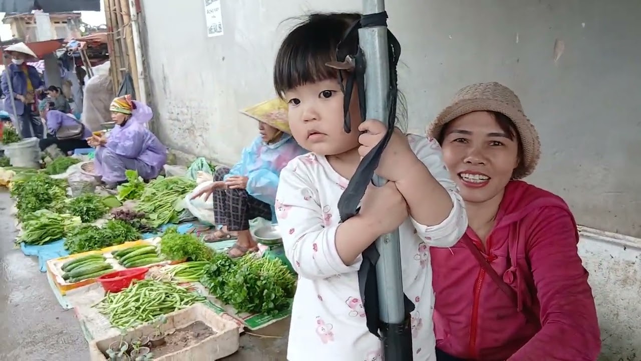 Cuỗ sống thường ngày , phiên chợ sáng quê việt.