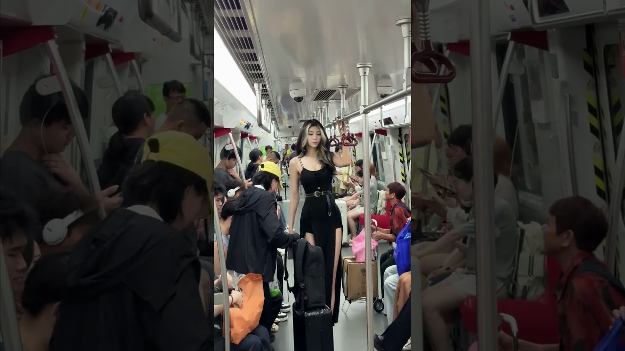 On the Way🚆 #tallgirl #nylon #beauty #dress #pantyhose #stocking #aesthetic #metrostyle #city