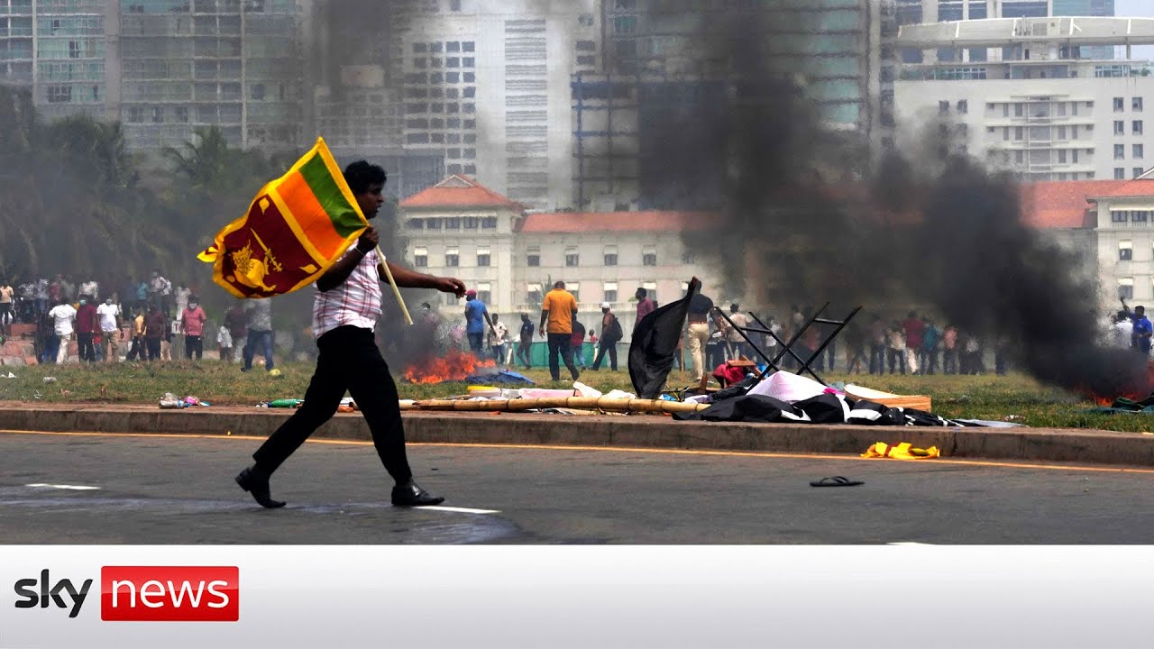 Violence continues in Sri Lanka after Prime Minister resigns