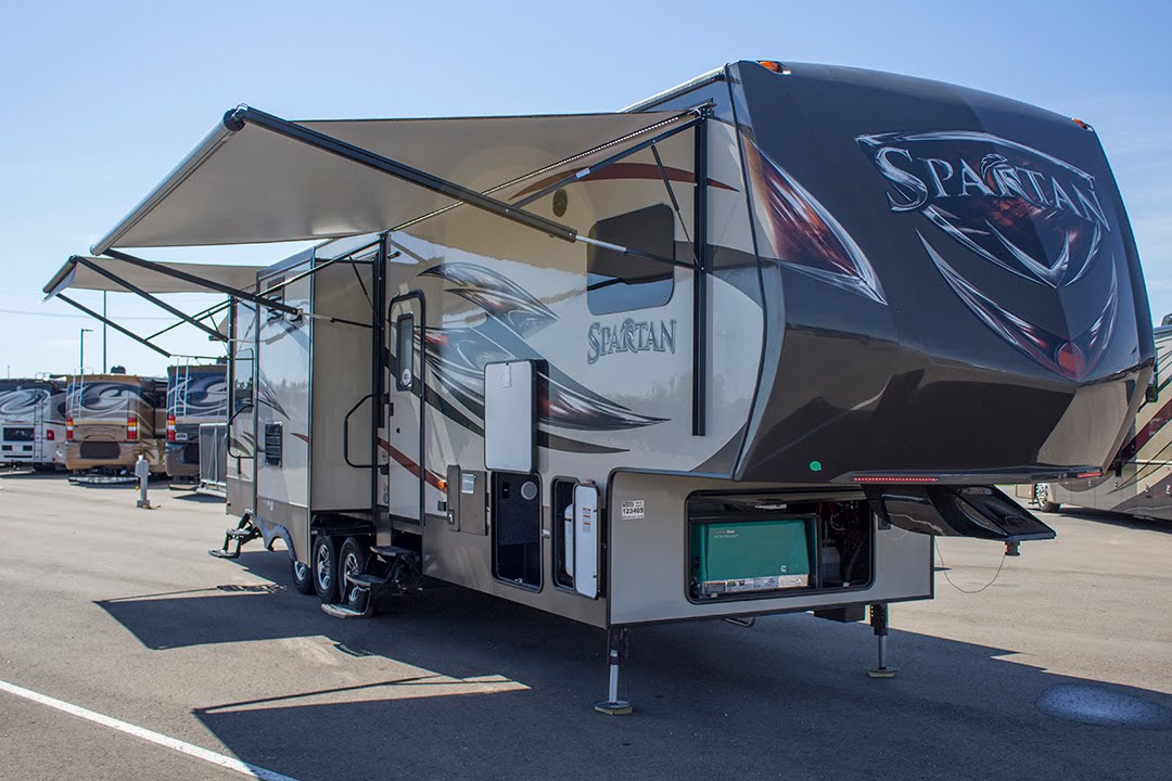 GeneralRV.com | Spartan 1234X от Prime Time Mfg. 2016 года | Прицеп-фургон для перевозки техники