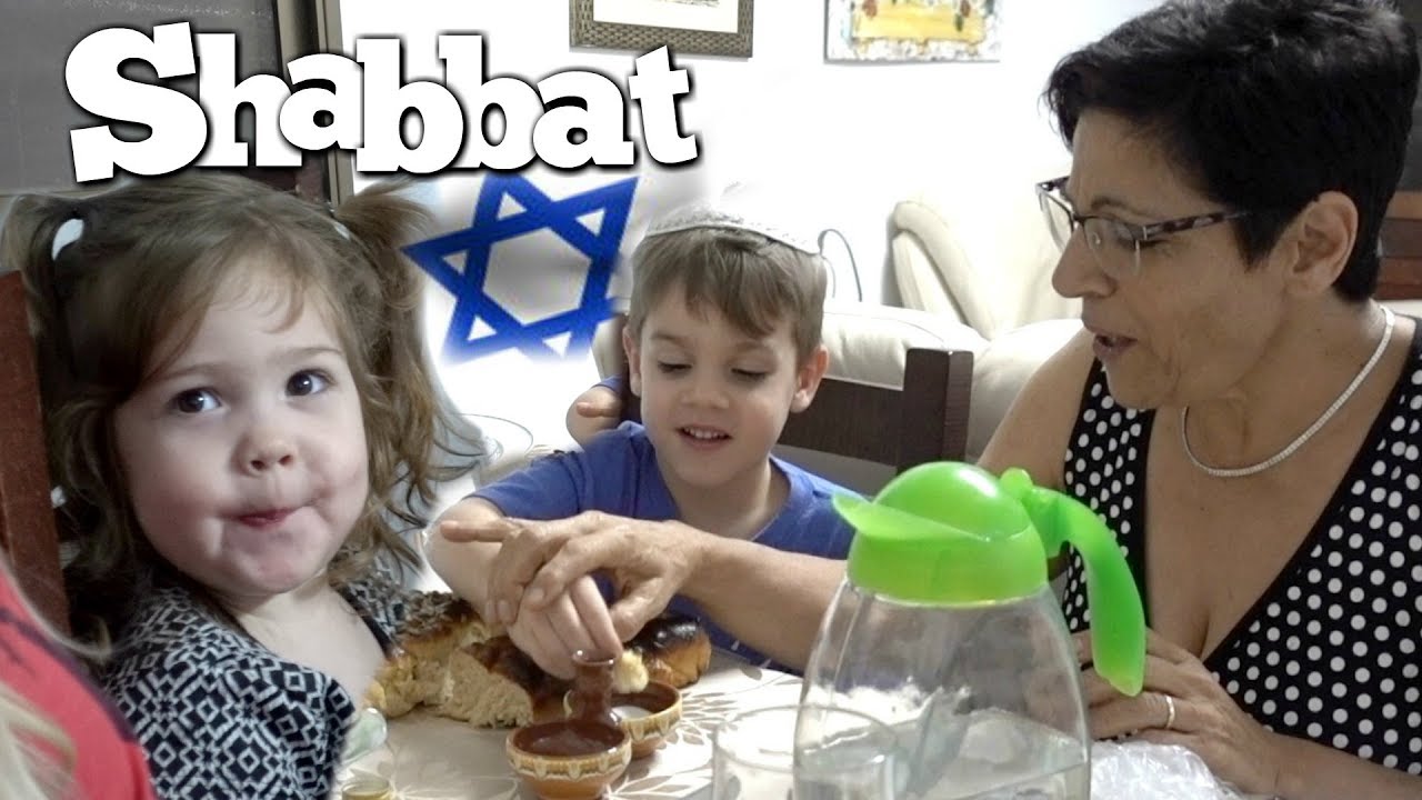 Grandma Teaches the Blessings of Shabbat Dinner in Israel