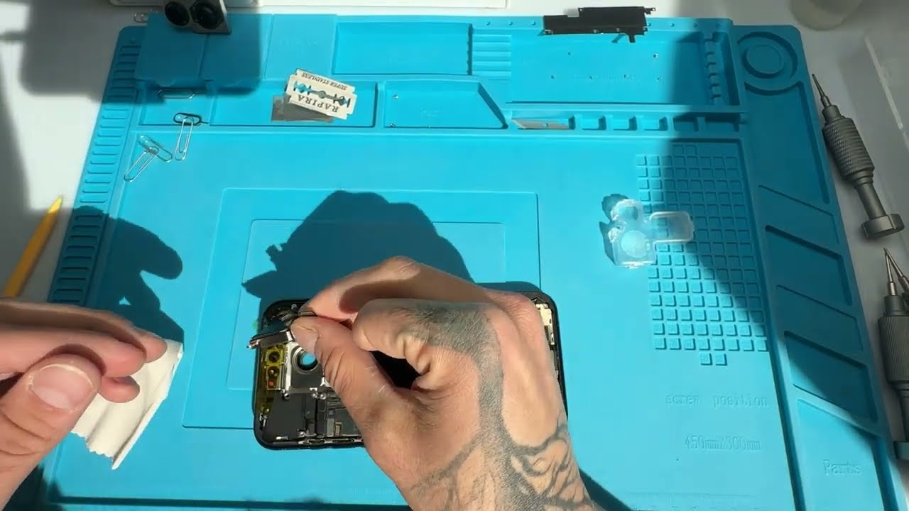 Замена основной камеры iPhone 15 Pro Max после лазерного шоу / Camera Replacement Guide