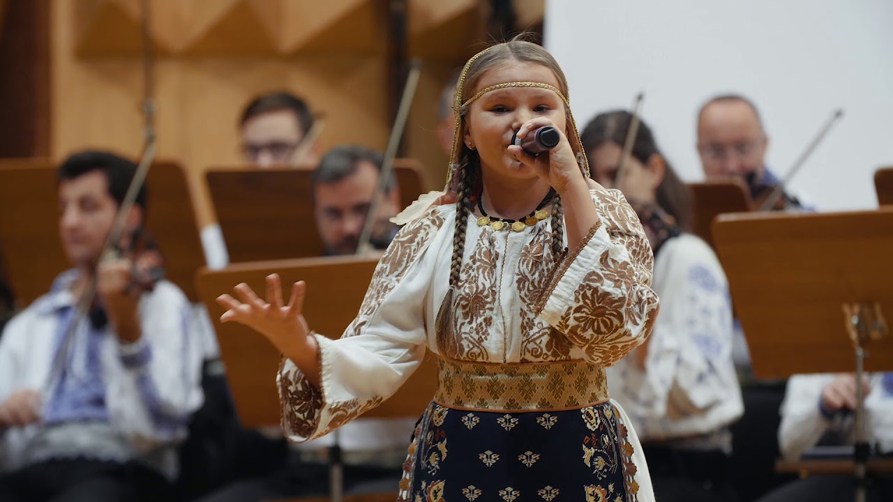 Ansamblul Timisul împreună cu Ana Gabriela Cote