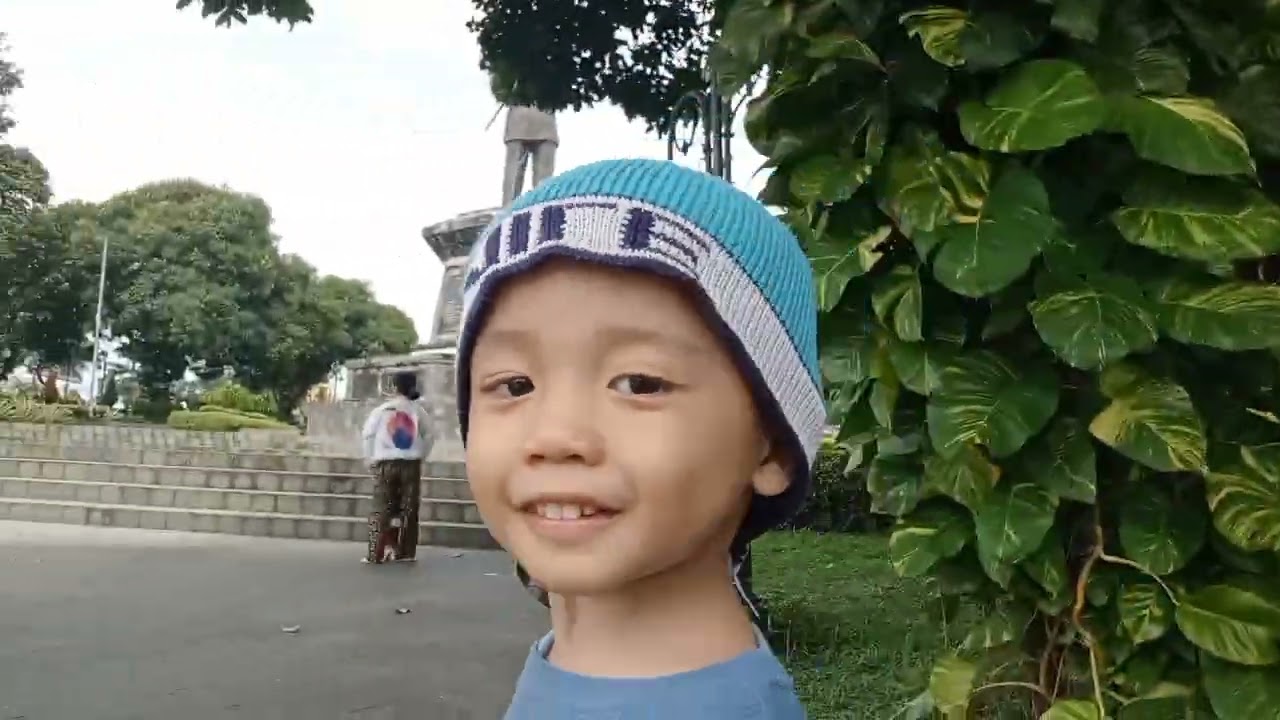 Liburan di hari minggu ke TAMAN BUNGKARNO bersama Kak edy dan family
