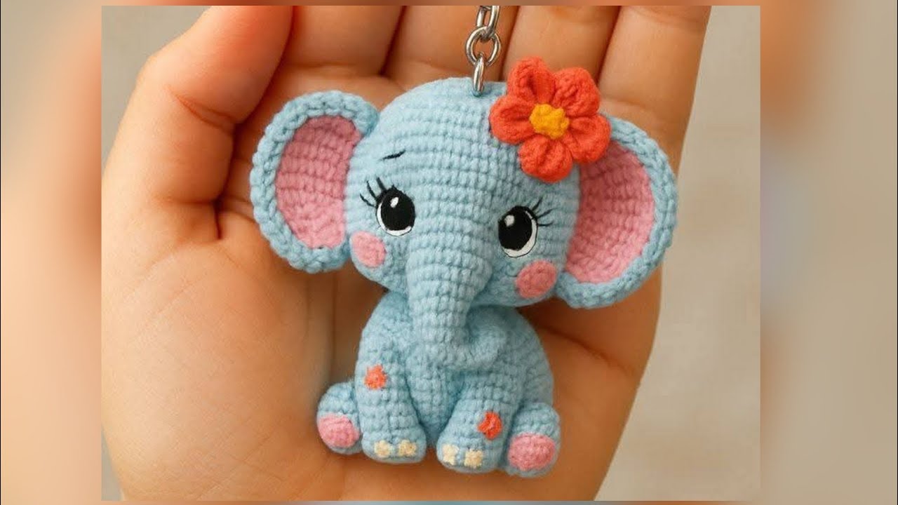 crochet elephant keychain, crochet keychain, crochet elephant/