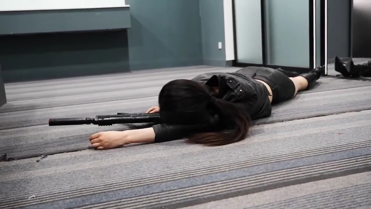 Chinese high heel over knee boots woman soldiers villainess get shot and get death by machine gun
