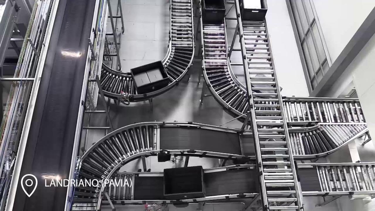 Yoox Net-a-porter, viaggio dentro il polo logistico dell'alta moda di Landriano