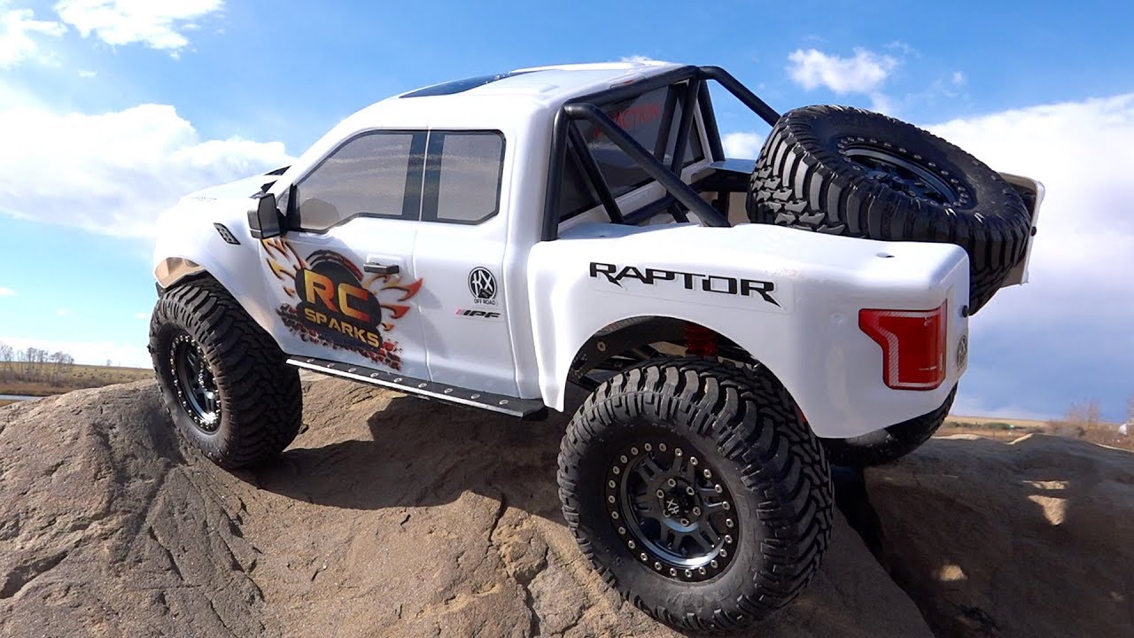 FORD RAPTOR F150 (Stock) on the Rocks  - 8th scale Trail Truck 
