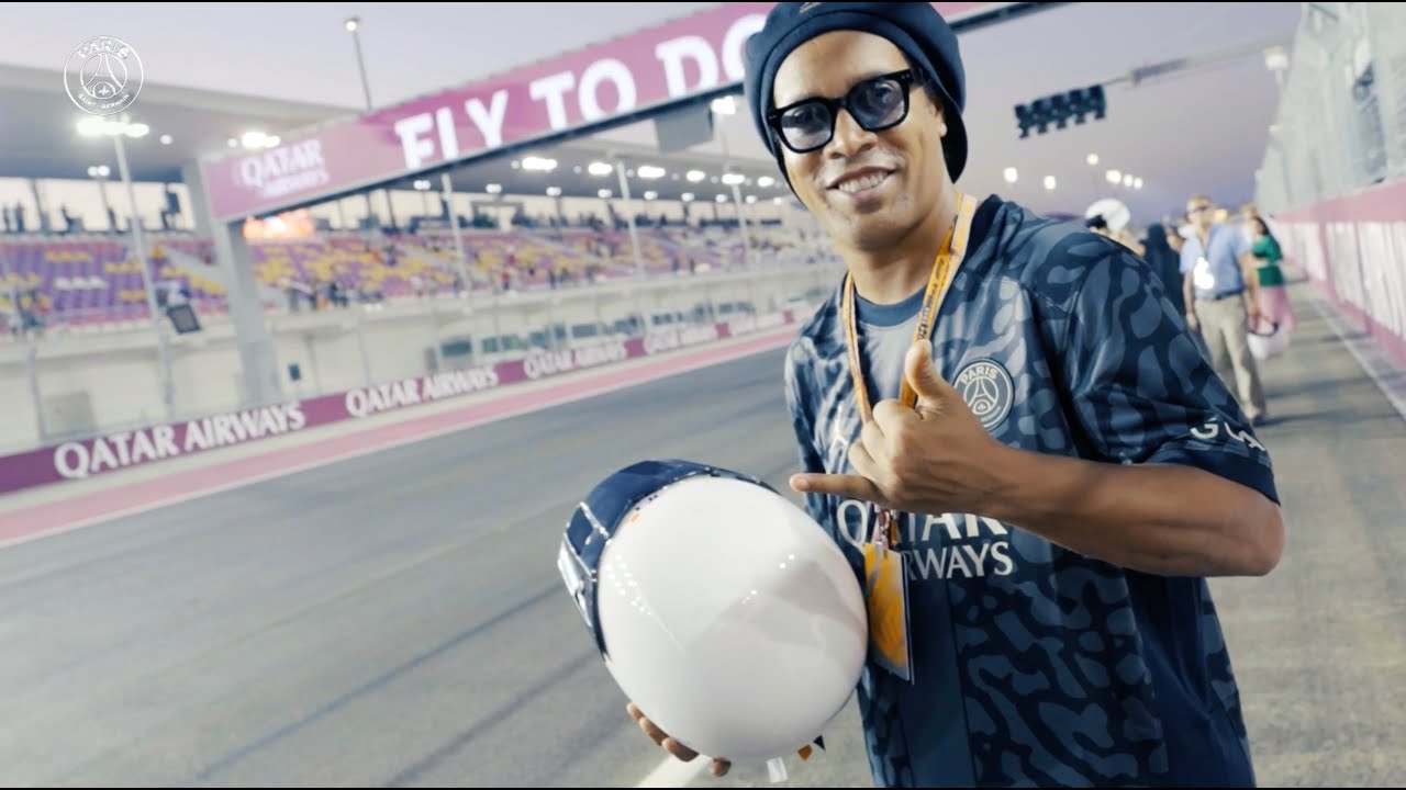 Flashback on Ronaldinho’s trip to Doha for the F1 Qatar Grand Prix with @Qatar Airways! ❤️💙