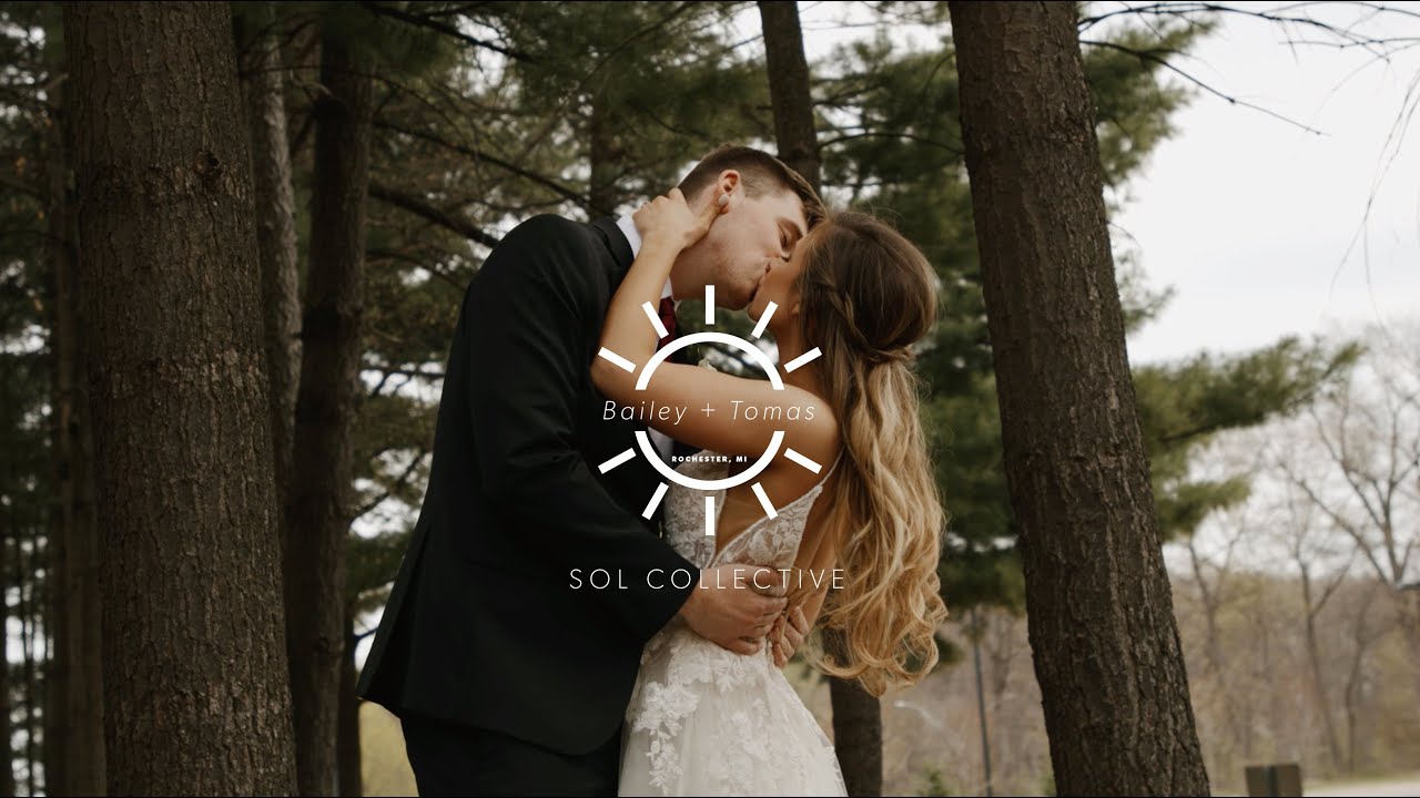 Bridesmaid Gives a Beautiful Prayer Before the Wedding | Bailey and Tomas | Rochester MI