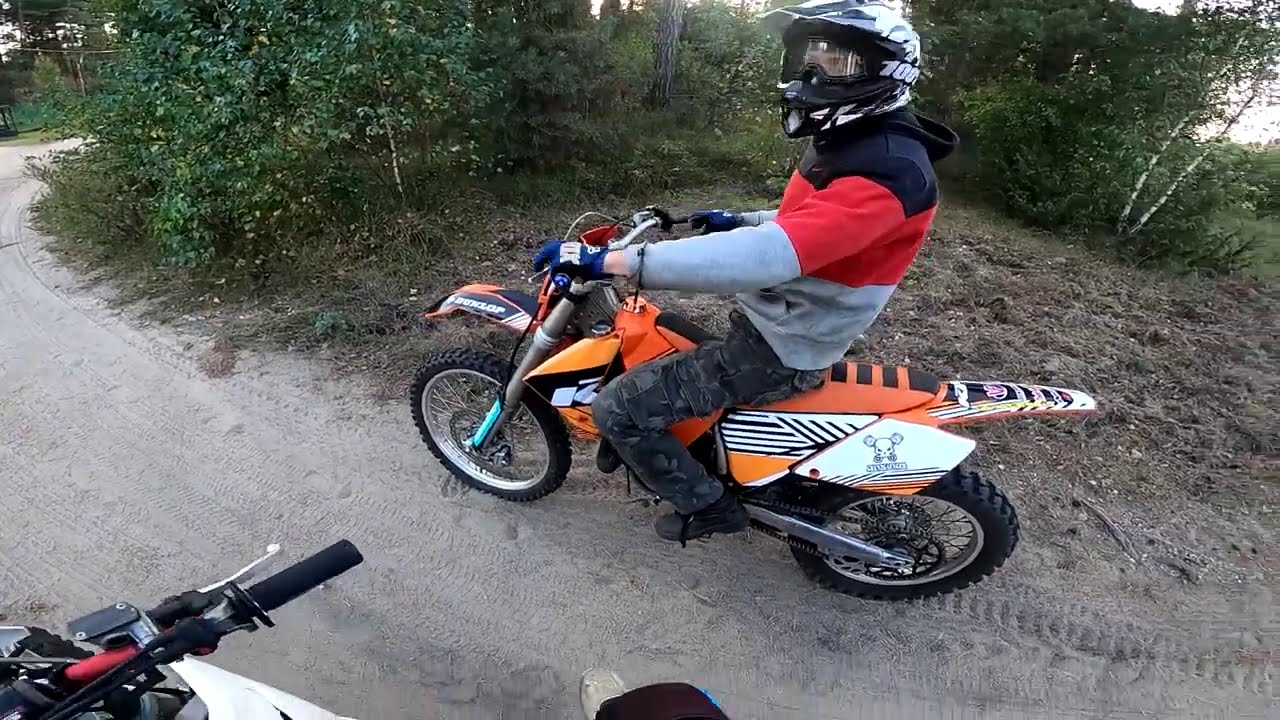Roman sprawdza co 5 minut paliwo w exc200 | Nerwicy można dostać