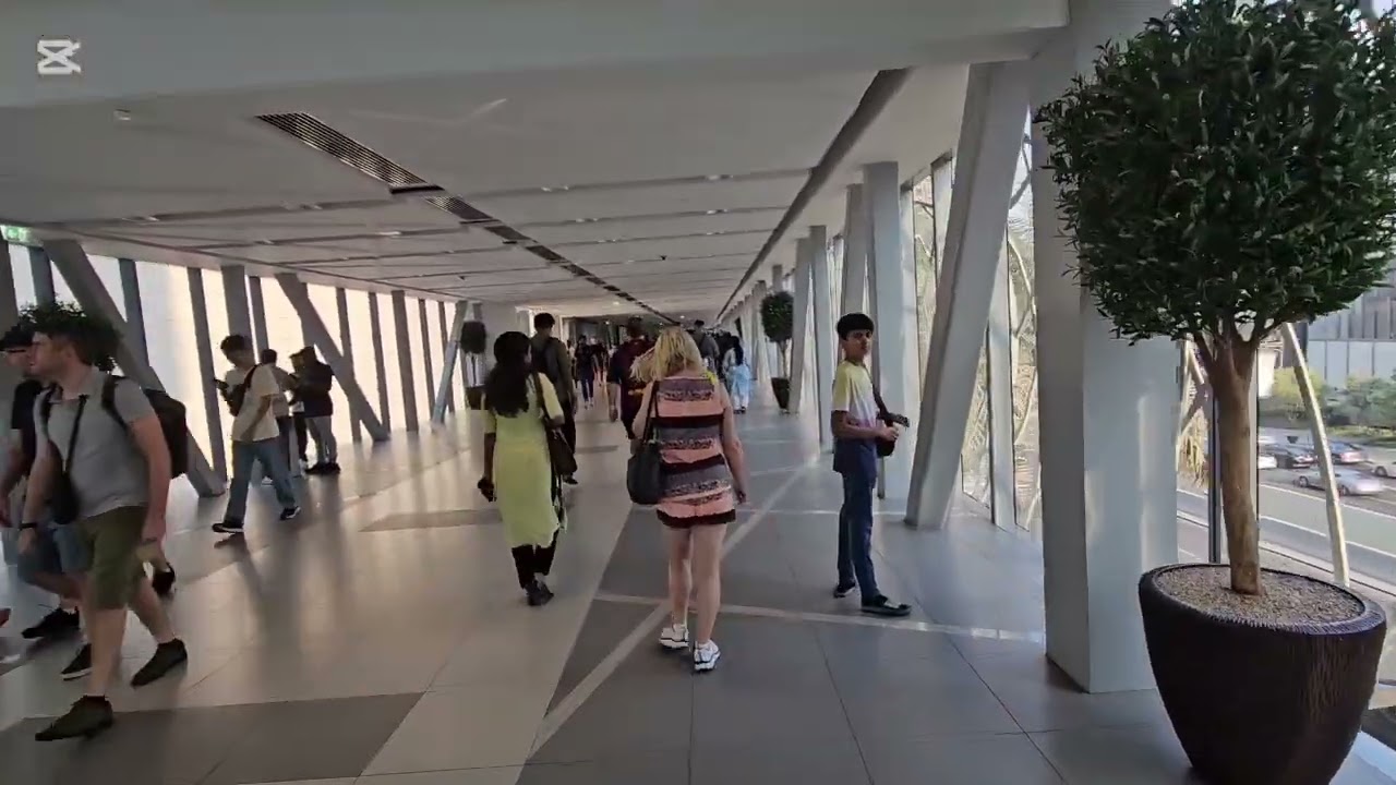 ممكن تشترك بلقناة رحلة الى برج خليفة في دبي مول