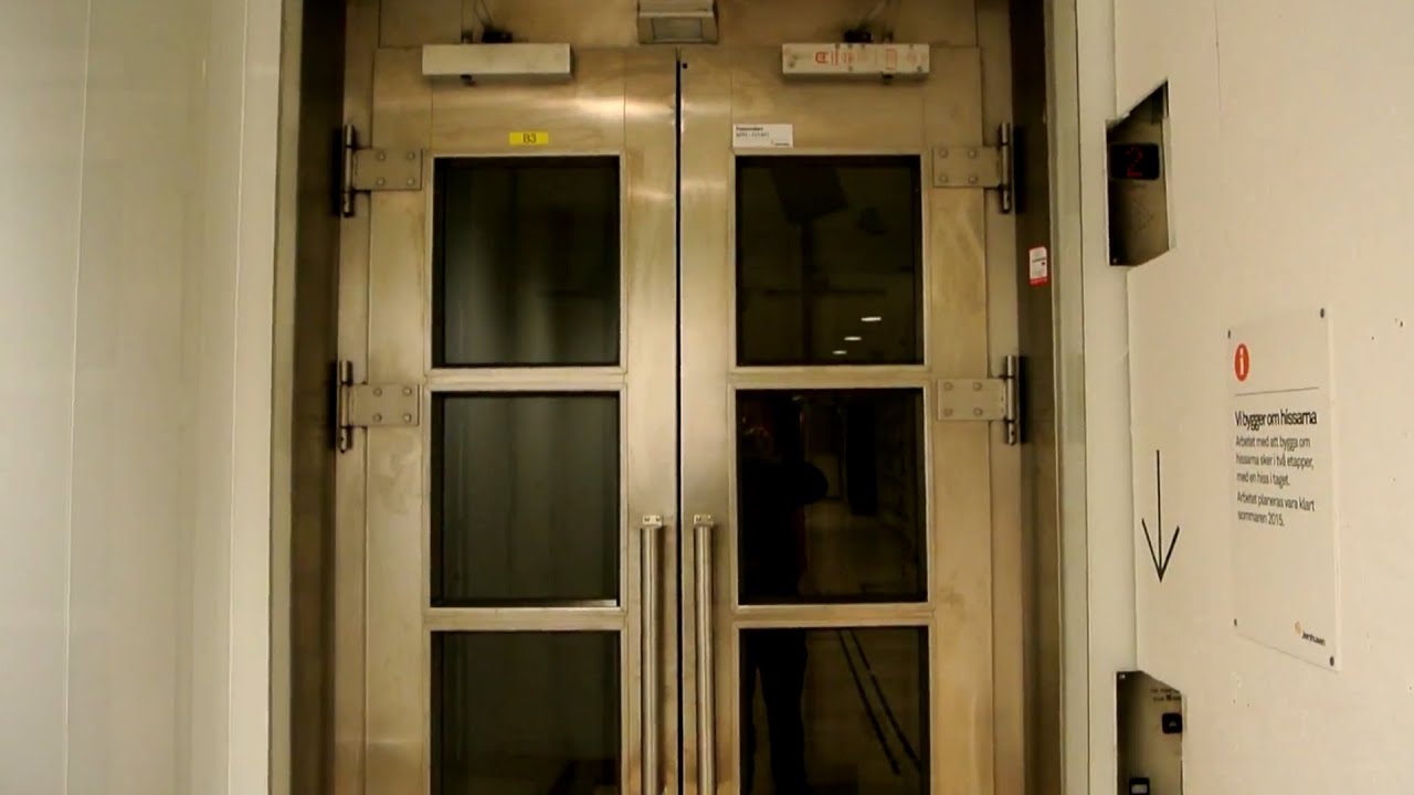 R.I.P! Beautiful unknown old traction elevator (mod by Thyssen) @ Central Station, Stockholm, Sweden