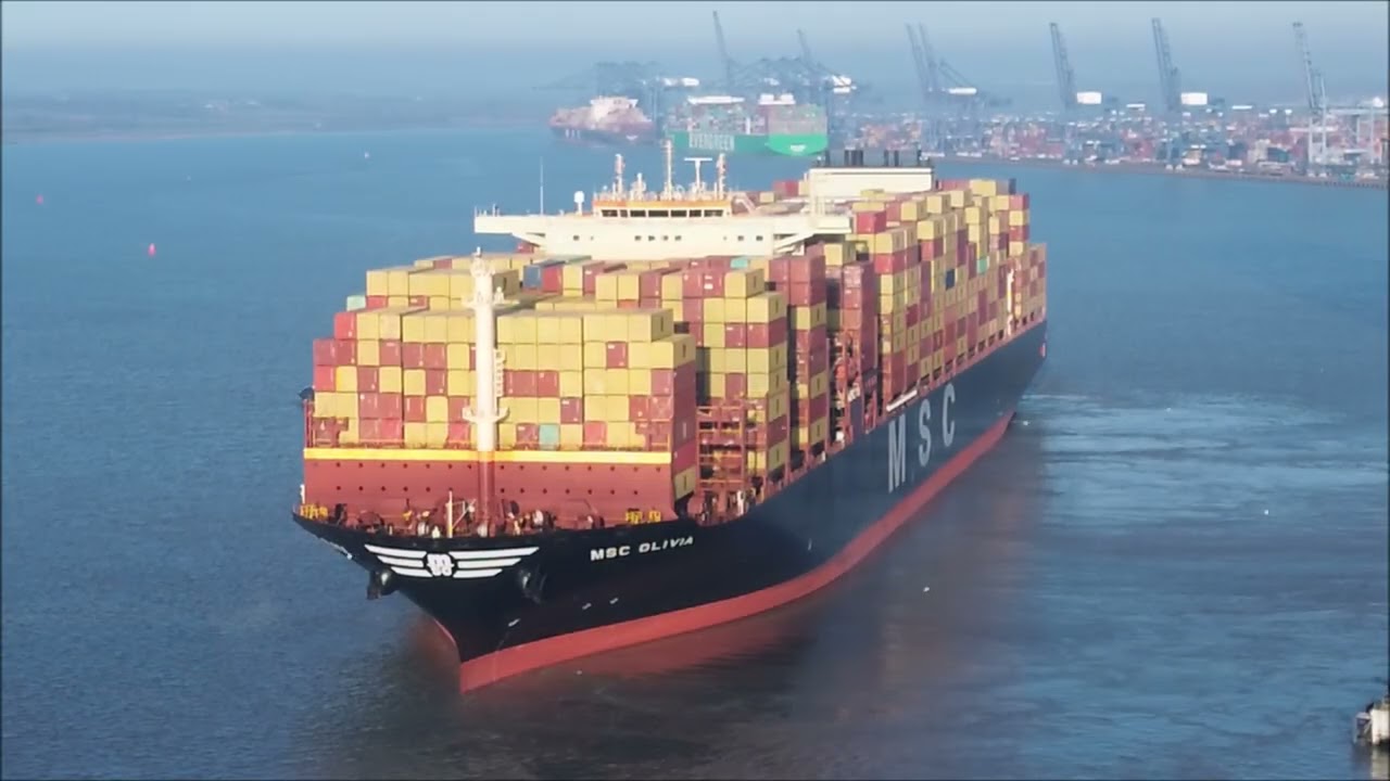MSC Olivia eases away from Felixstowe Berth 9 on the ebb tide   31st December 2025
