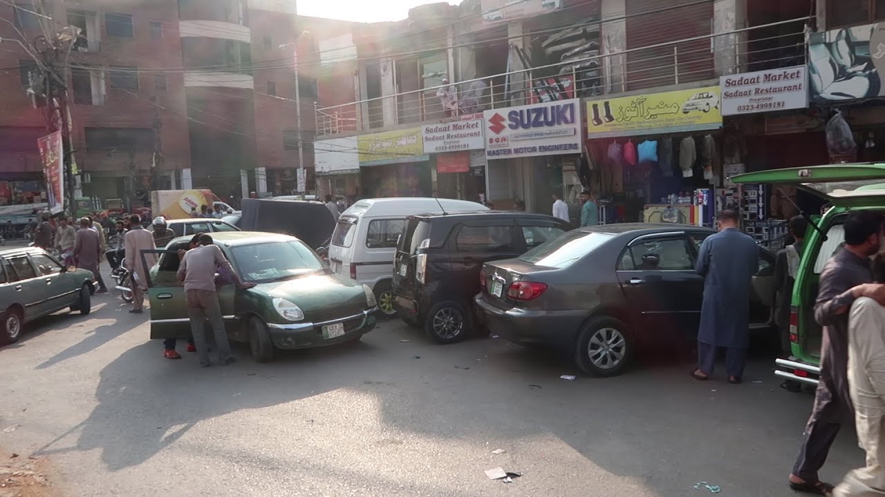 Lahore's BIGGEST Accessory & Repair Market | Montgomery Road
