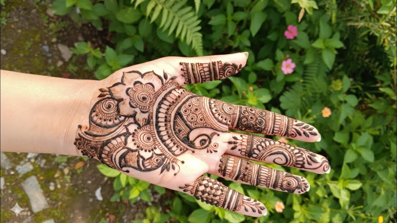 Minimal & Clean Mehndi ✨Art by @anjalimehndidiaries 
