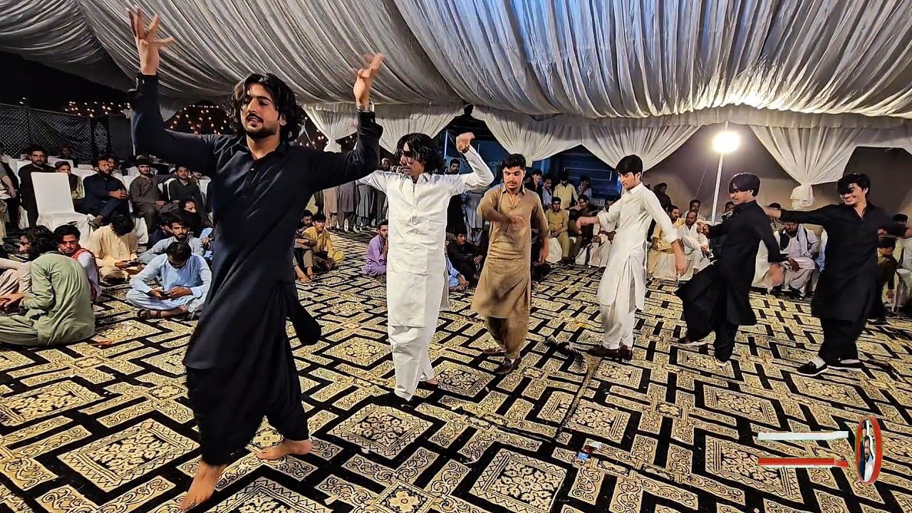 Attan Da Sulimankhilo || Bast Attan By Farhad Hamza & Friends | Pasho New Attan Songs 😍