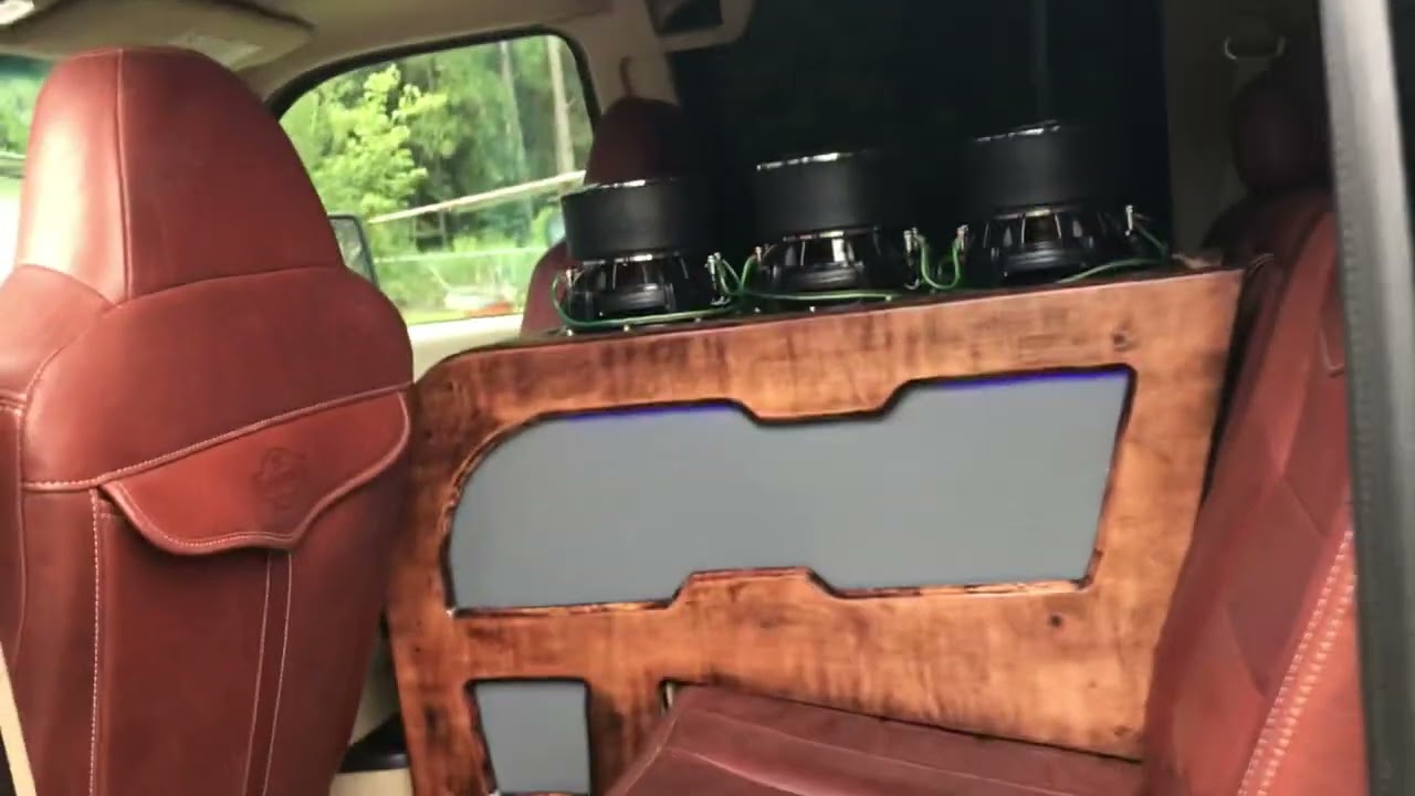 Ford F-250 Console Subwoofer 4-Skar ZVX 8!!