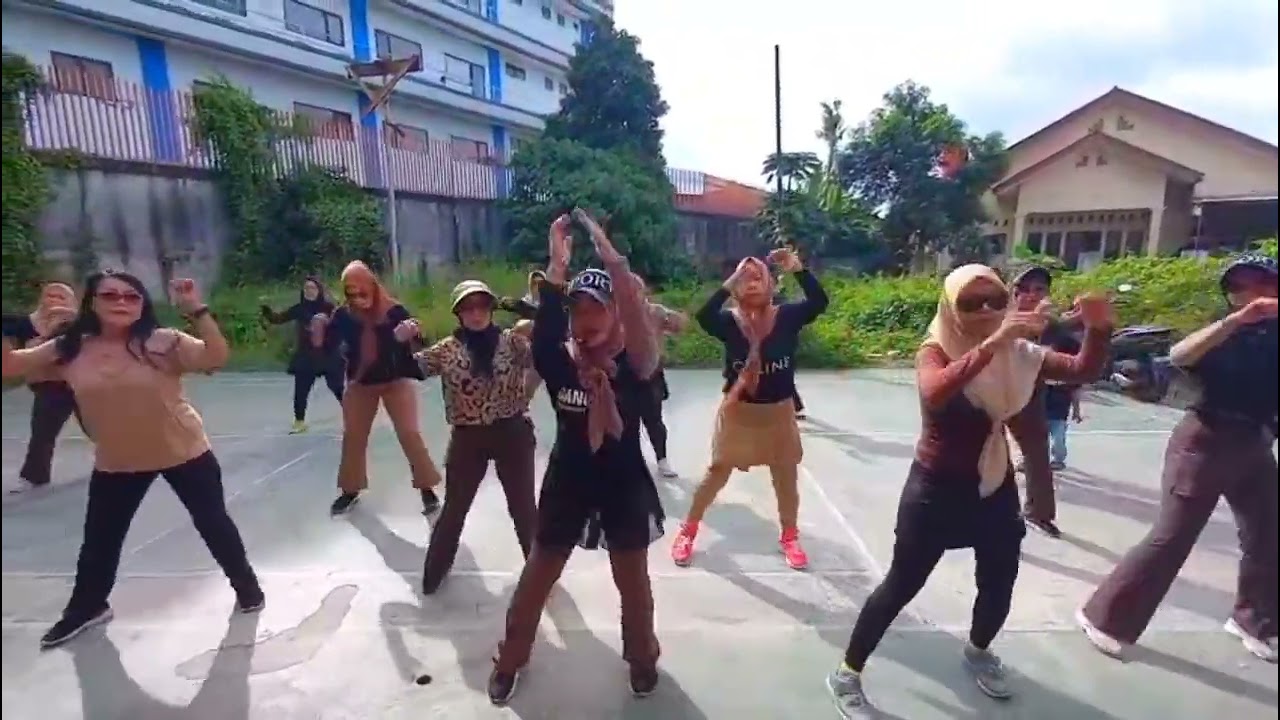 Aerobic Kemuning Club by Instruktur Rina 