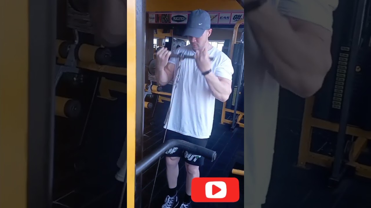 bíceps en polea 🔥💪🏻👌🏻 