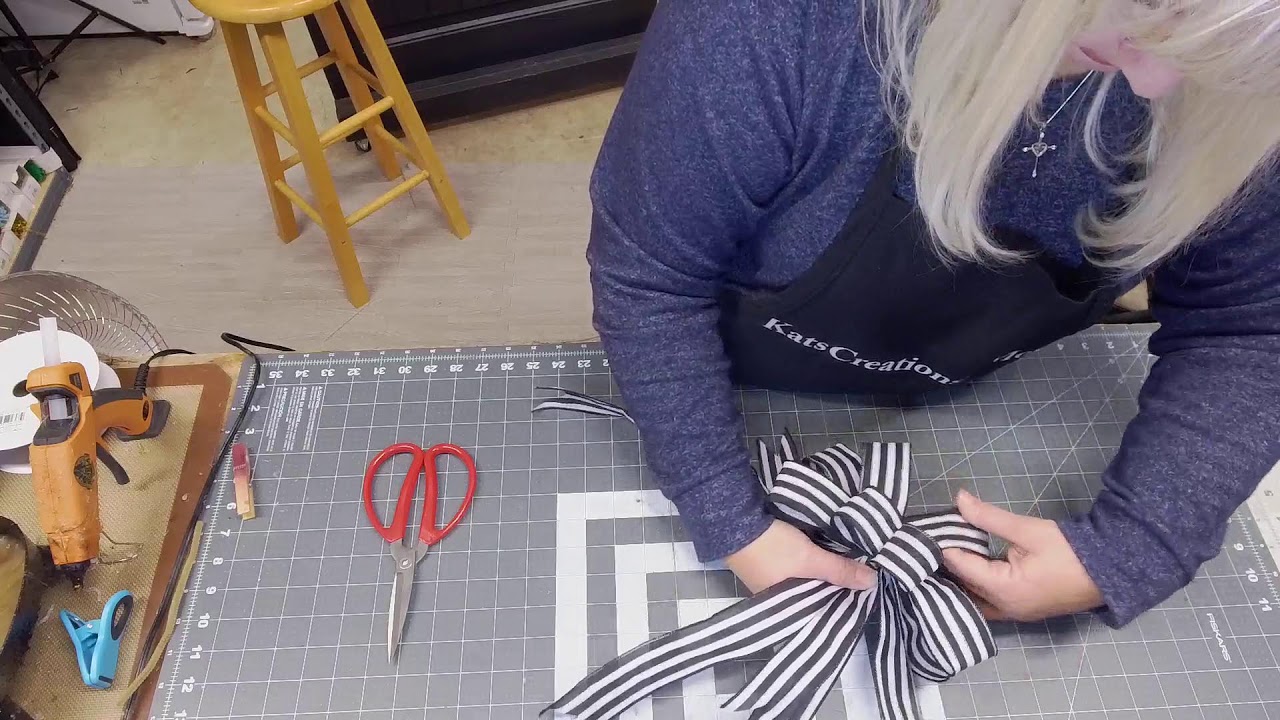 Let's Make Some Everyday Bows You Can Add To Your Home's Decor