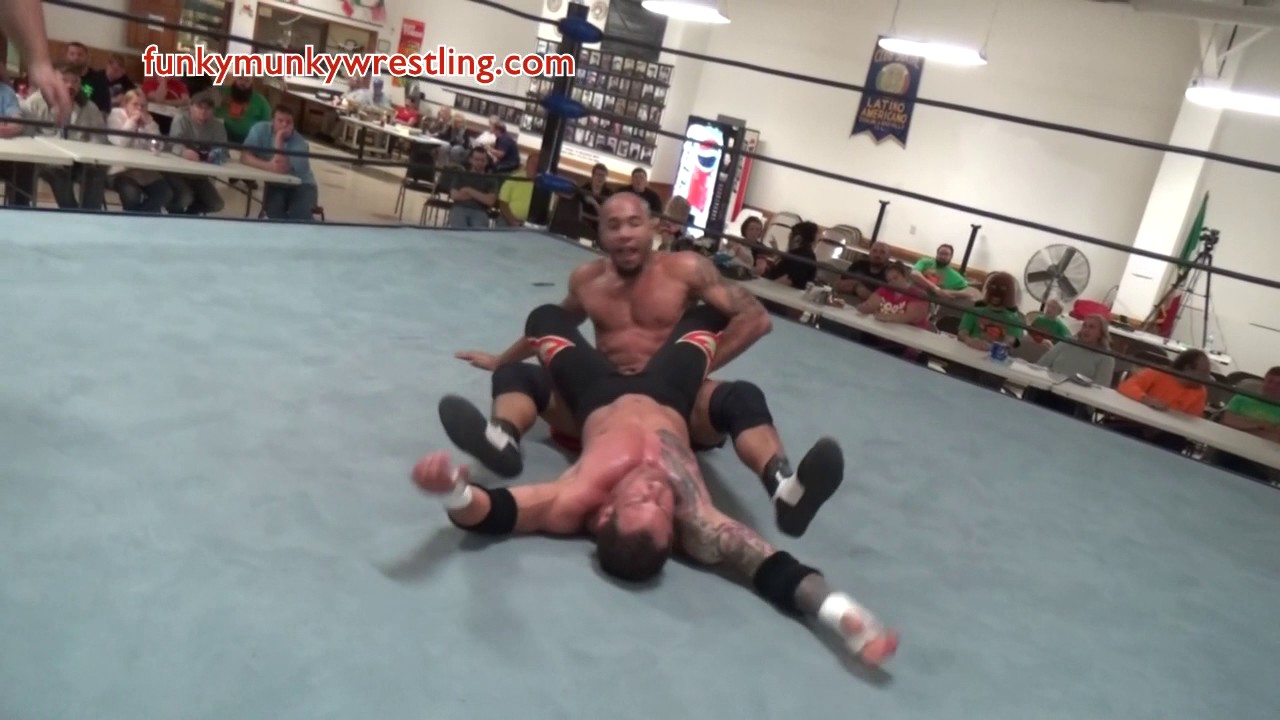 Halftime Heat! Matt Cage vs Vic Capri (October 2016)