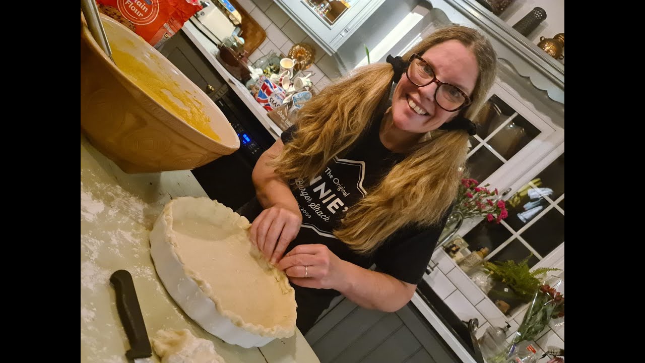 How to make Pumpkin Pie with Annie from Annie's Burger Shack