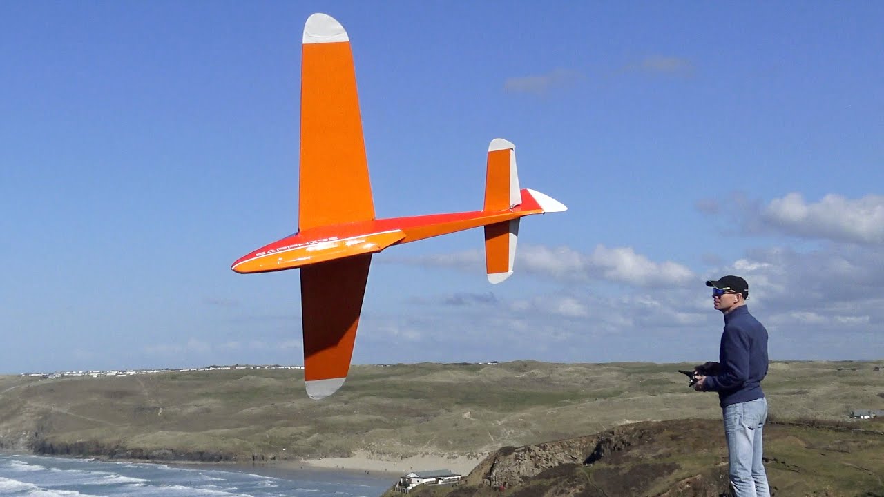 A great day on the slope with the fantastic Sapphire. Perfect conditions for RC model gliding.