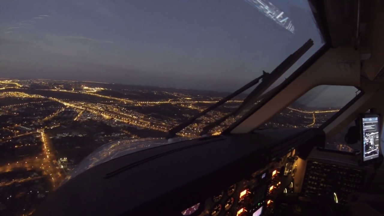 POUSANDO EM BRASÍLIA AO ENTARDECER